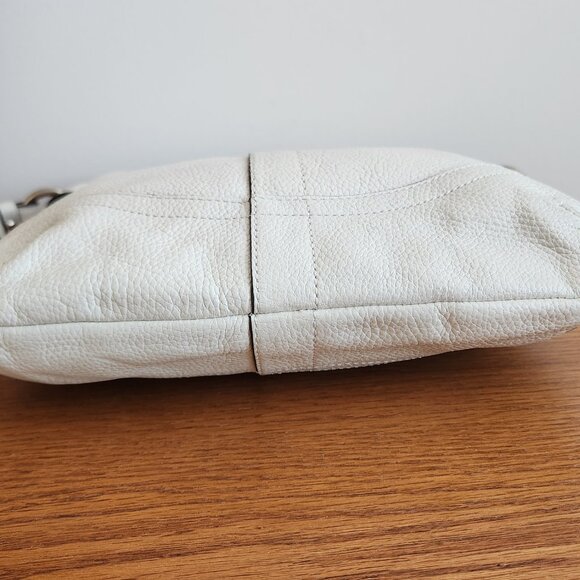 COACH WHITE PEBBLED LEATHER CHAIN DUFFLE SHOULDER BAG D1280-F19722 - Picture 4 of 12